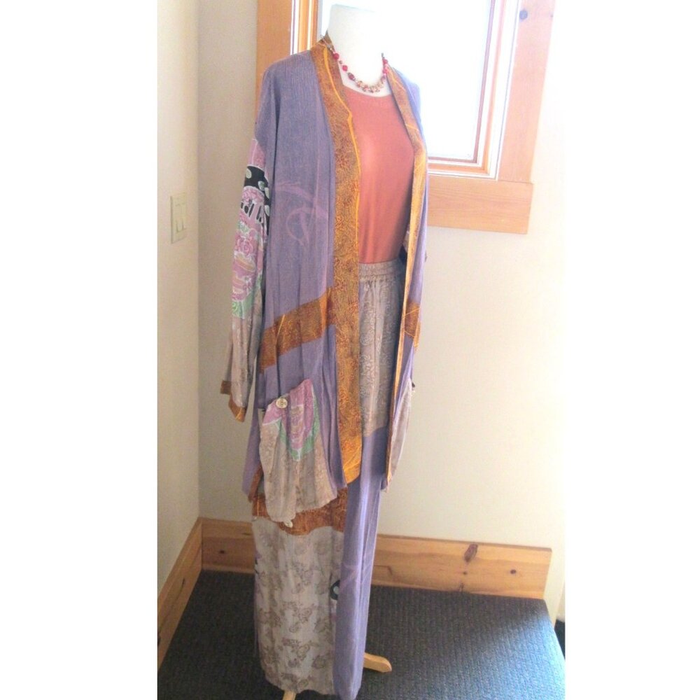 Kusnadi Rayon Skirt and Jacket with Cotton Blend Tienda HoTop - Picture 2 of 15
